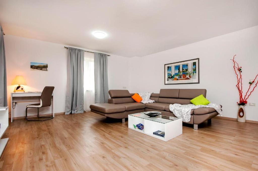 Aria Room And Apartmant Fuga โรวีน ภายนอก รูปภาพ