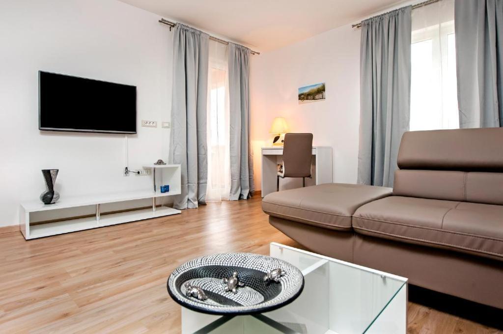 Aria Room And Apartmant Fuga โรวีน ภายนอก รูปภาพ